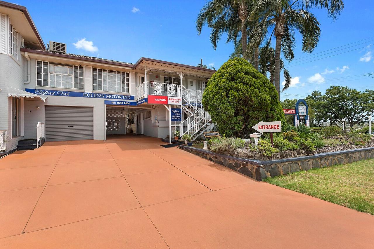 Clifford Park Motor Inn Toowoomba Exterior photo