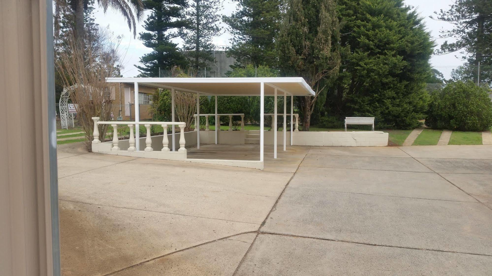 Clifford Park Motor Inn Toowoomba Exterior photo