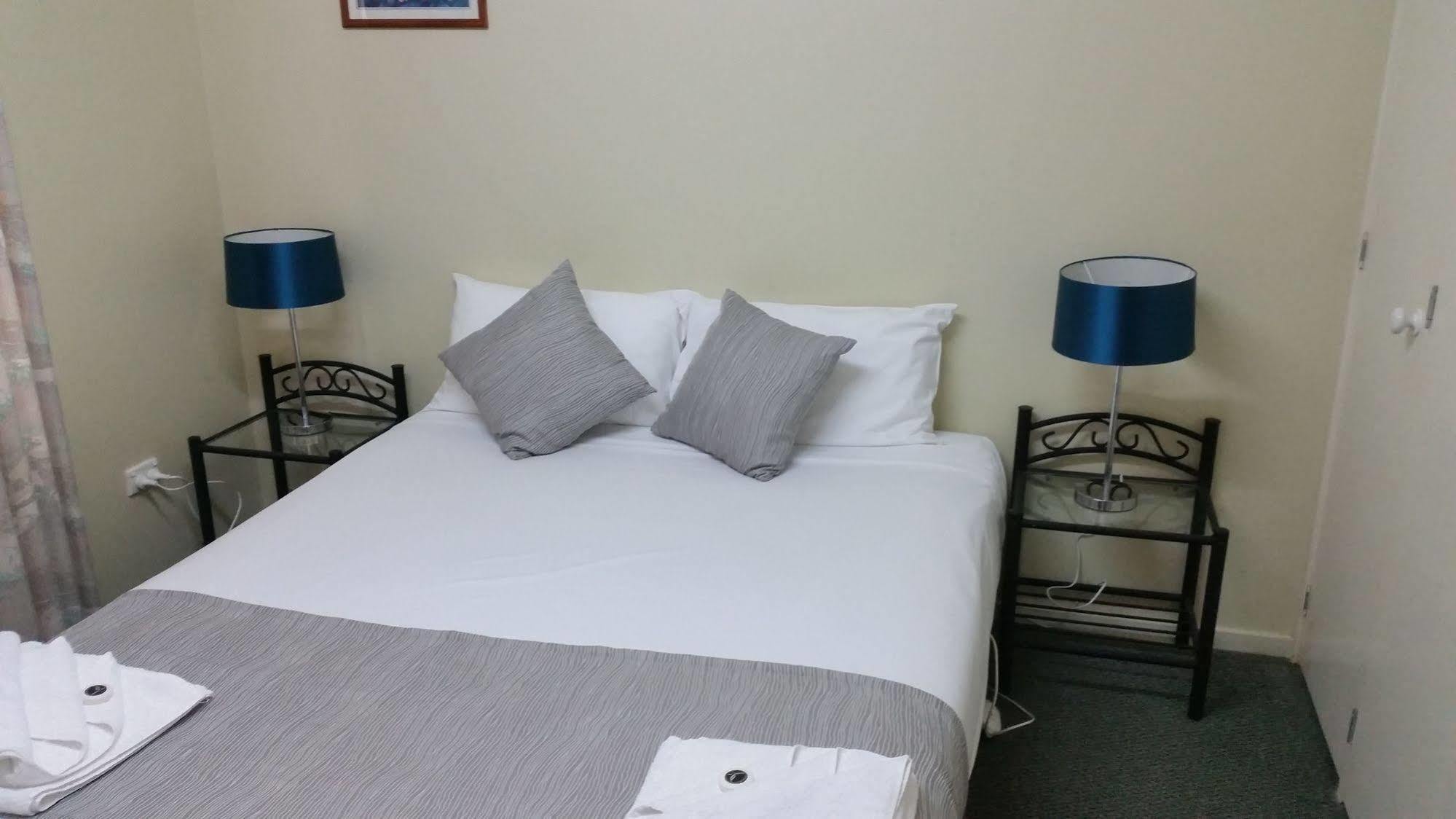 Clifford Park Motor Inn Toowoomba Exterior photo